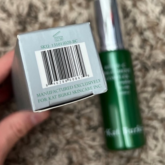 Kat Burki: Reversal Retin-C Treatment Complex - Picture 7 of 10